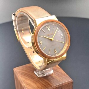 Hirsch Green Message Damenuhr in Schlamm – nachhaltige Solaruhr mit modernem Design - Seitenansicht