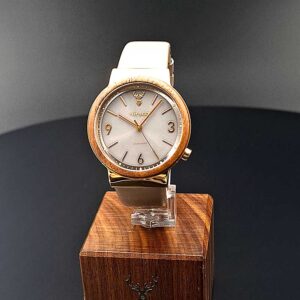 Hirsch Green Message Damenuhr in Schlamm – nachhaltige Solaruhr mit modernem Design - Frontansicht