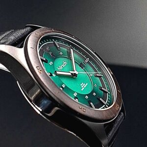 Forest Flame – Green Message Solaruhr für Herren in Grün mit Solarantrieb - Zifferblatt